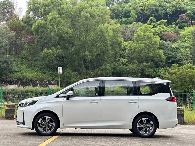 GAC Trumpchi M6 — Фото автомобиля 16