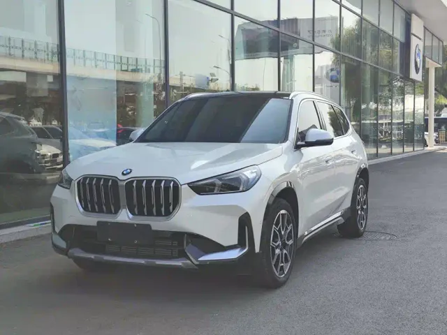 Фотография автомобиля — BMW X1