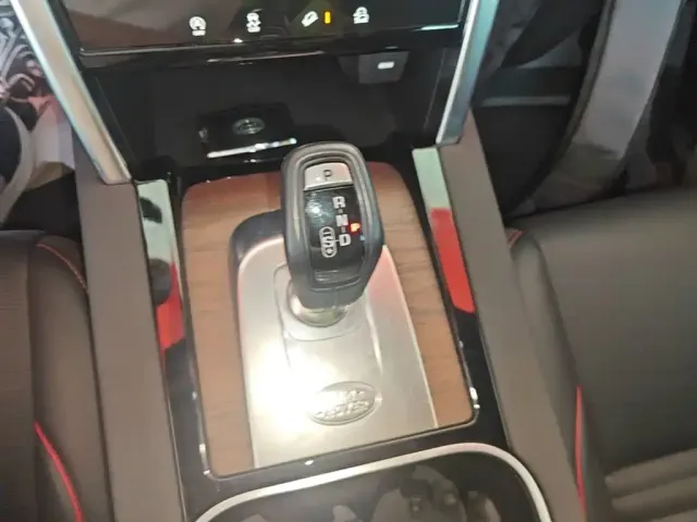Land Rover Discovery Sport — Фото автомобиля 13