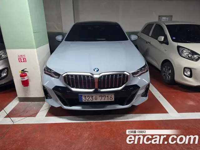 BMW 5 Series G60 — Фото автомобиля 2