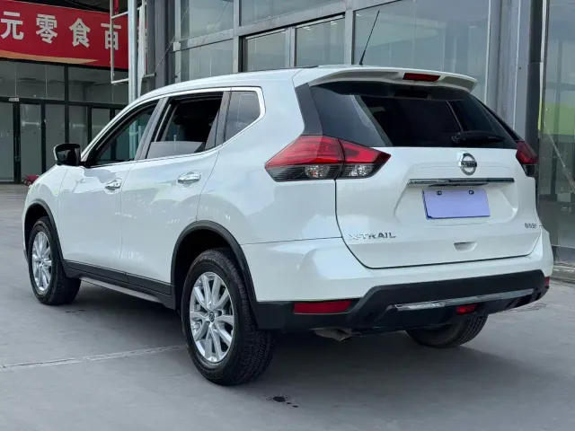 Nissan X-Trail — Фото автомобиля 4