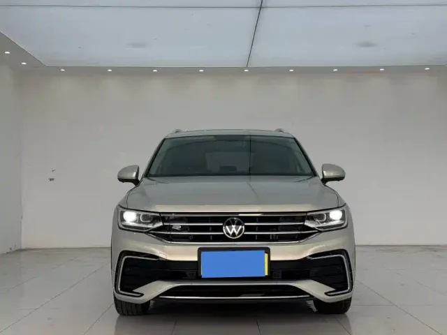 Volkswagen Tiguan L — Фото автомобиля 2