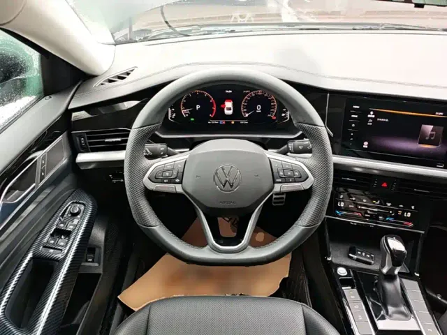 Volkswagen Passat — Фото автомобиля 10