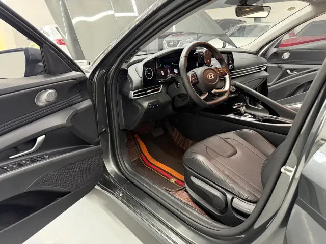 Hyundai Elantra — Фото автомобиля 13