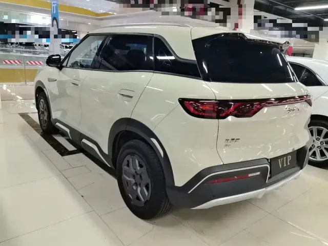 BYD Yuan UP — Фото автомобиля 4