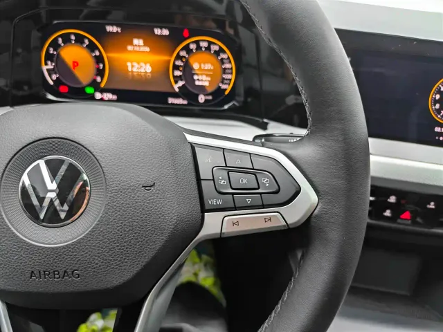 Volkswagen Golf — Фото автомобиля 15