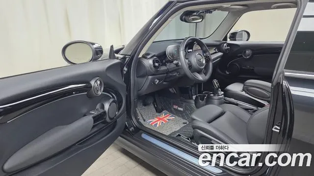Mini Cooper Cooper Classic Plus — Фото автомобиля 10