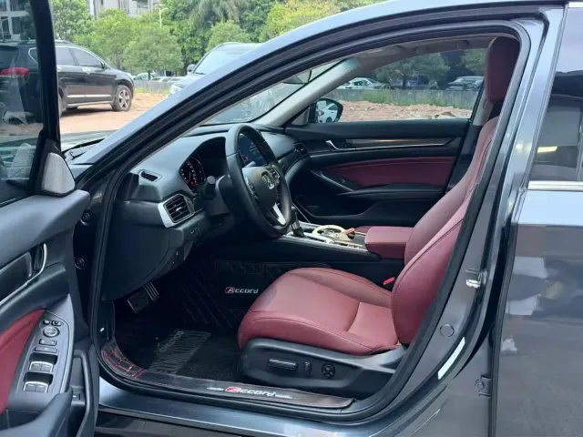 Honda Accord — Фото автомобиля 4