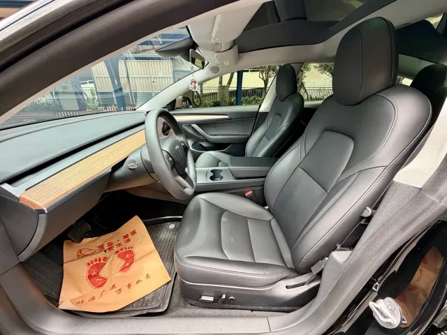 Tesla Model 3 — Фото автомобиля 9
