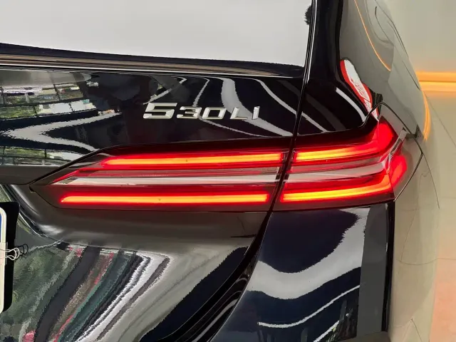 BMW 5 Series — Фото автомобиля 18