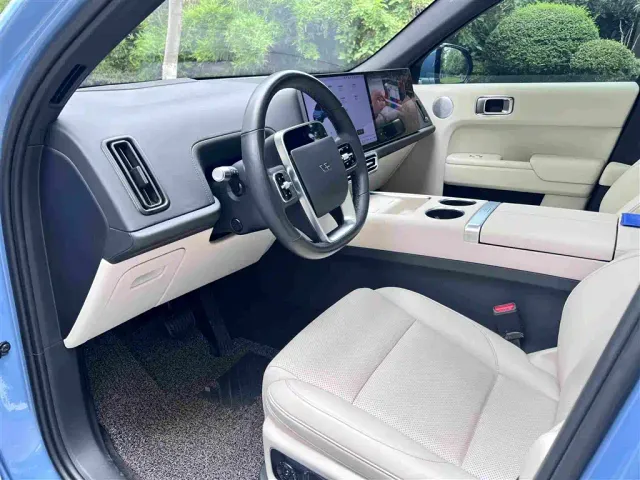 Li Auto L7 — Фото автомобиля 5