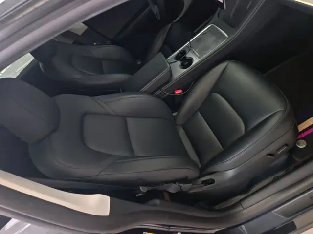 Tesla Model Y — Фото автомобиля 24