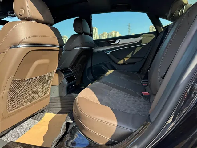 Audi A7L — Фото автомобиля 13