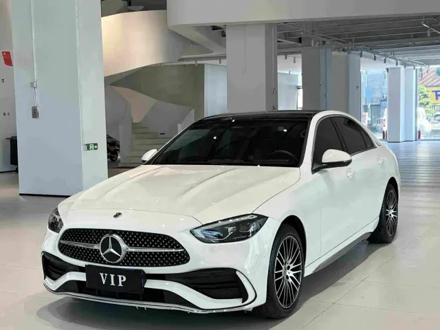 Фотография автомобиля — Mercedes-Benz C-Class