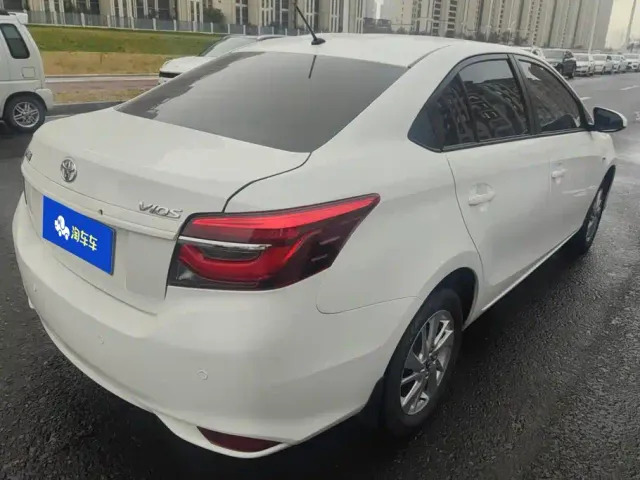 Toyota Vios — Фото автомобиля 3