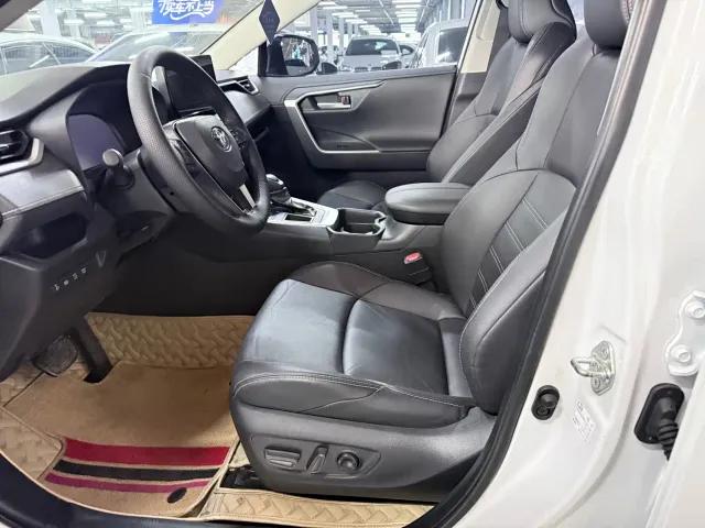 Toyota Wildlander — Фото автомобиля 8