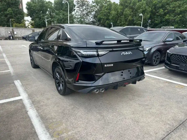 Dongfeng Yixuan — Фото автомобиля 10