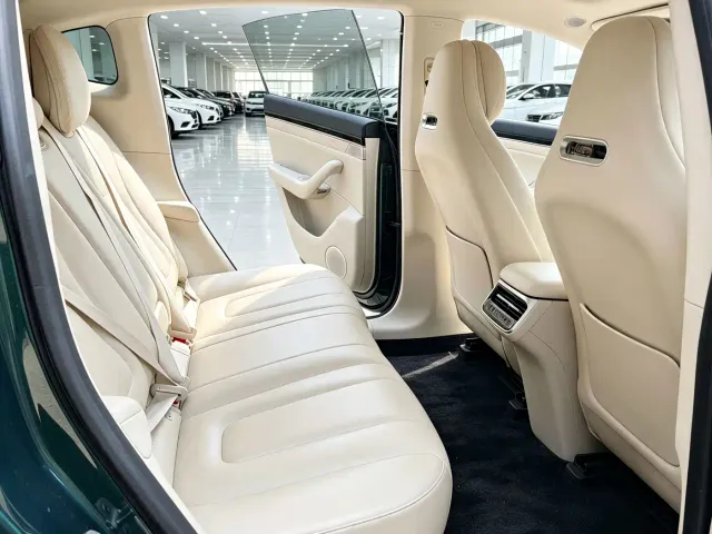 Luxeed R7 — Фото автомобиля 13