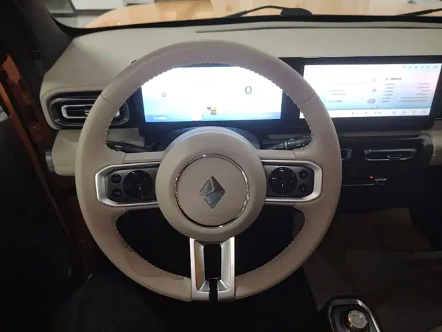 Baojun Yep — Фото автомобиля 10