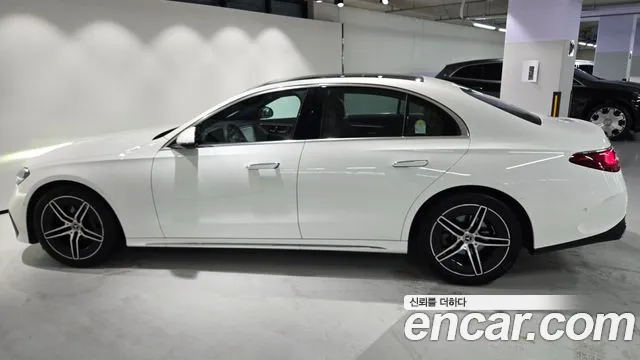 Mercedes-Benz E-Class — Фото автомобиля 3