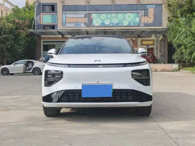 Xpeng G9 — Фото автомобиля 2
