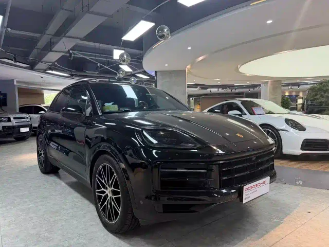 Porsche Cayenne — Фото автомобиля 3