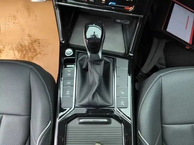 Volkswagen Passat — Фото автомобиля 13