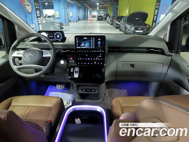 Hyundai Staria Staria 4WD Lounge 9 мест — Фото автомобиля 5