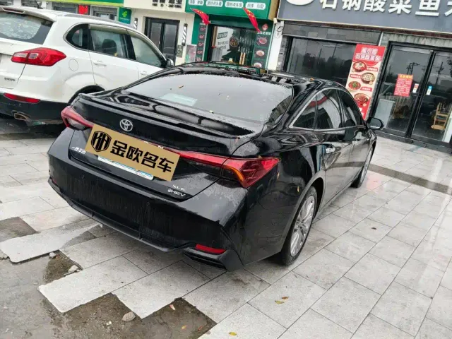 Toyota Avalon — Фото автомобиля 3