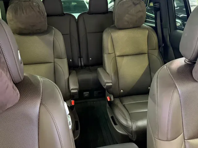 Li Auto Li L8 2023 Pro — Фото автомобиля 8