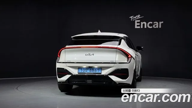Kia EV6 — Фото автомобиля 4