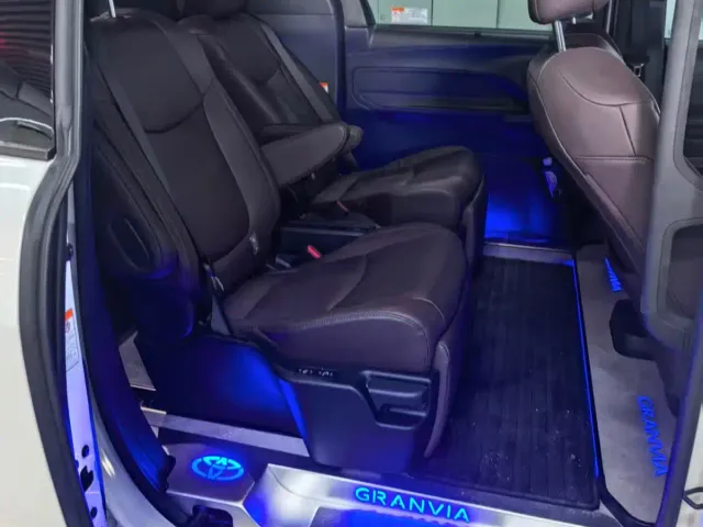 Toyota Granvia — Фото автомобиля 3