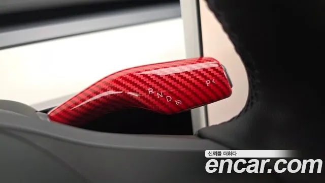Tesla Model Y — Фото автомобиля 3