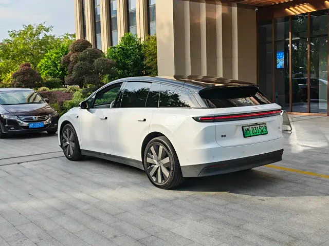 Li Auto i6 — Фото автомобиля 7