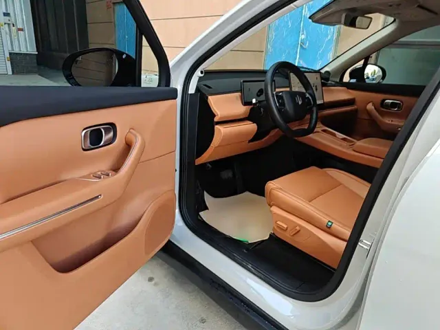 Leapmotor C10 — Фото автомобиля 15