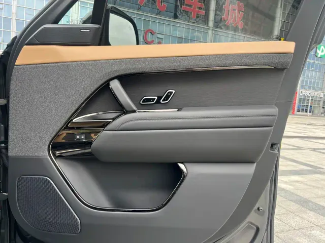 Land Rover Range Rover Sport — Фото автомобиля 14