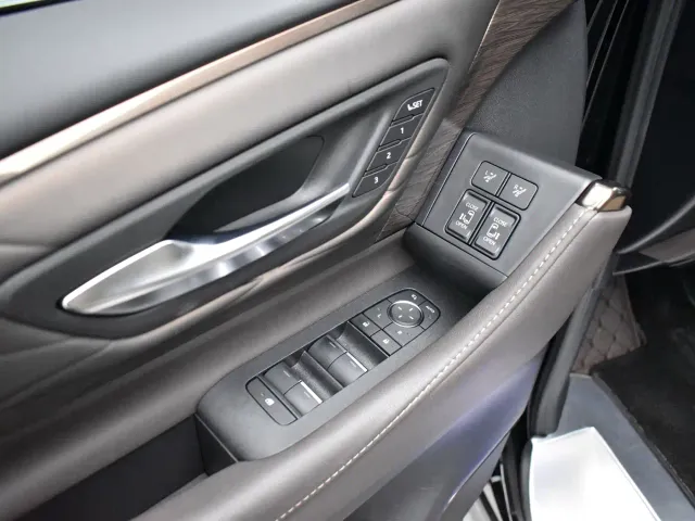 Toyota Alphard — Фото автомобиля 16