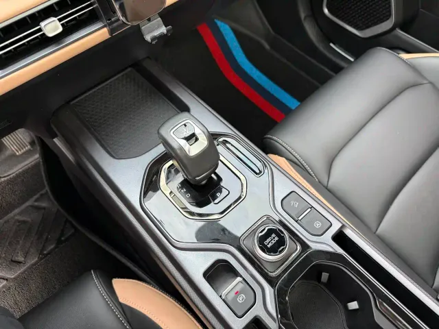 Geely ICON — Фото автомобиля 10