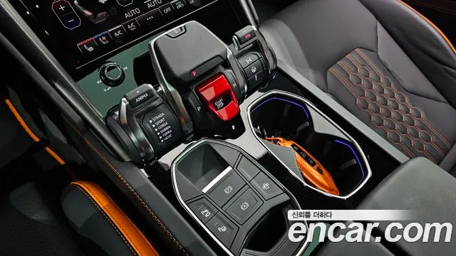 Lamborghini Urus — Фото автомобиля 9