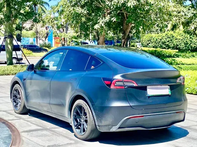 Tesla Model Y — Фото автомобиля 9