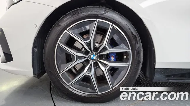 BMW 5 Series G60 — Фото автомобиля 5