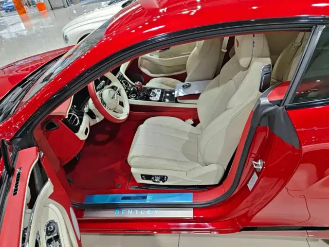 Bentley Continental — Фото автомобиля 9