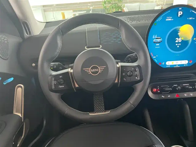 MINI Electric MINI ACEMAN — Фото автомобиля 12