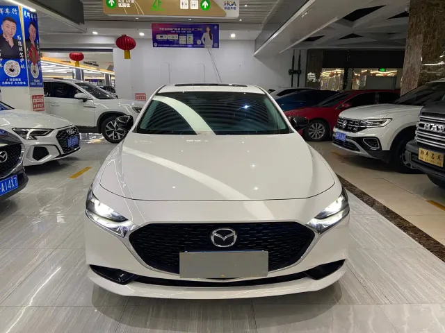 Mazda Axela — Фото автомобиля 2