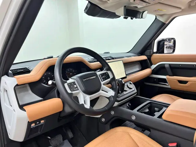 Land Rover Defender — Фото автомобиля 10