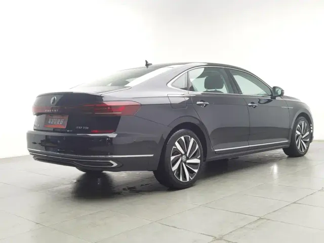 Volkswagen Passat — Фото автомобиля 2