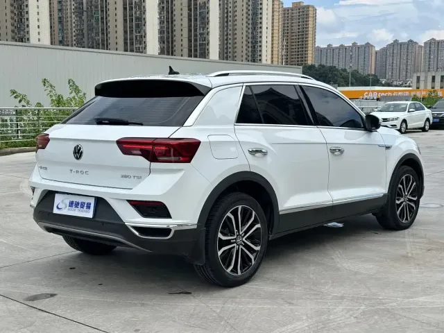 Volkswagen T-Roc — Фото автомобиля 6