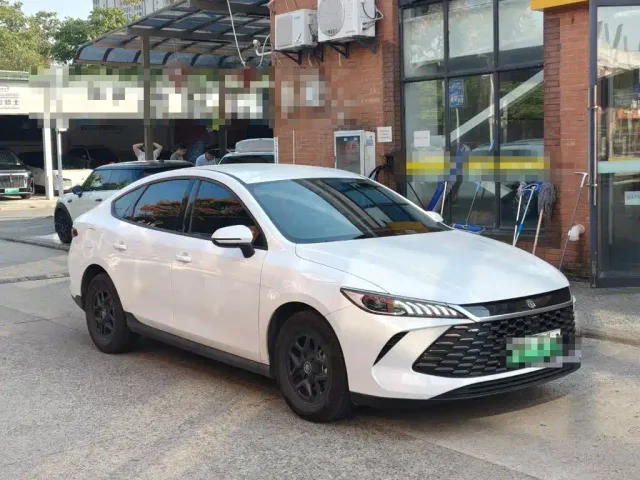 BYD Qin PLUS — Фото автомобиля 4