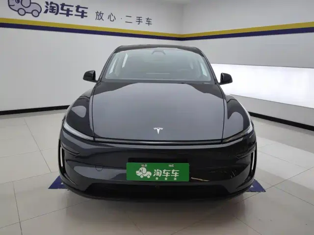 Tesla Model Y — Фото автомобиля 2