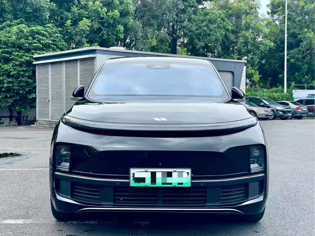 Li Auto L8 — Фото автомобиля 2